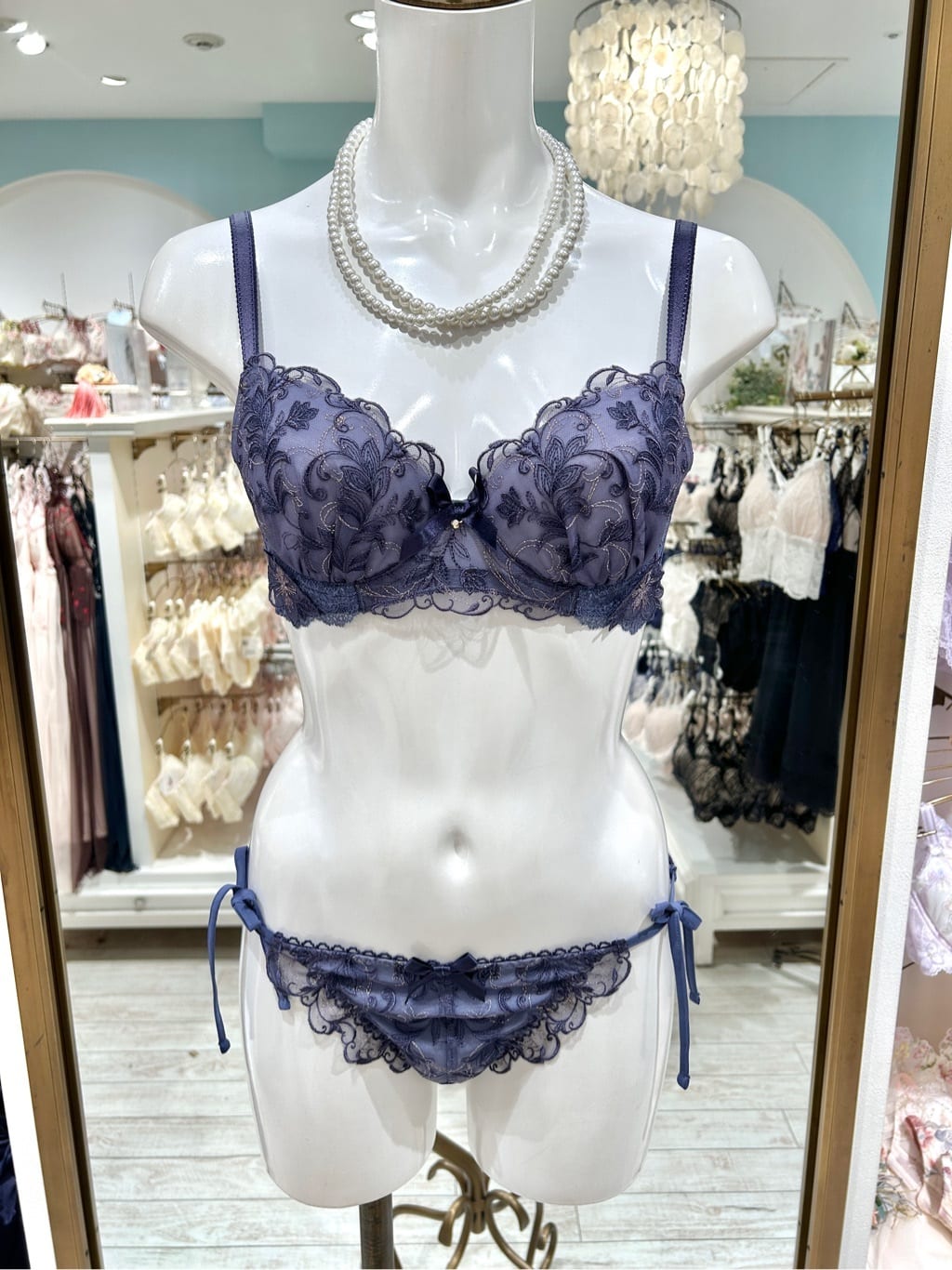 ichiさんの「Risa Magli｜イリーナ ブラジャー（E-F）＜サイドシェイプ＞」を使ったコーディネート