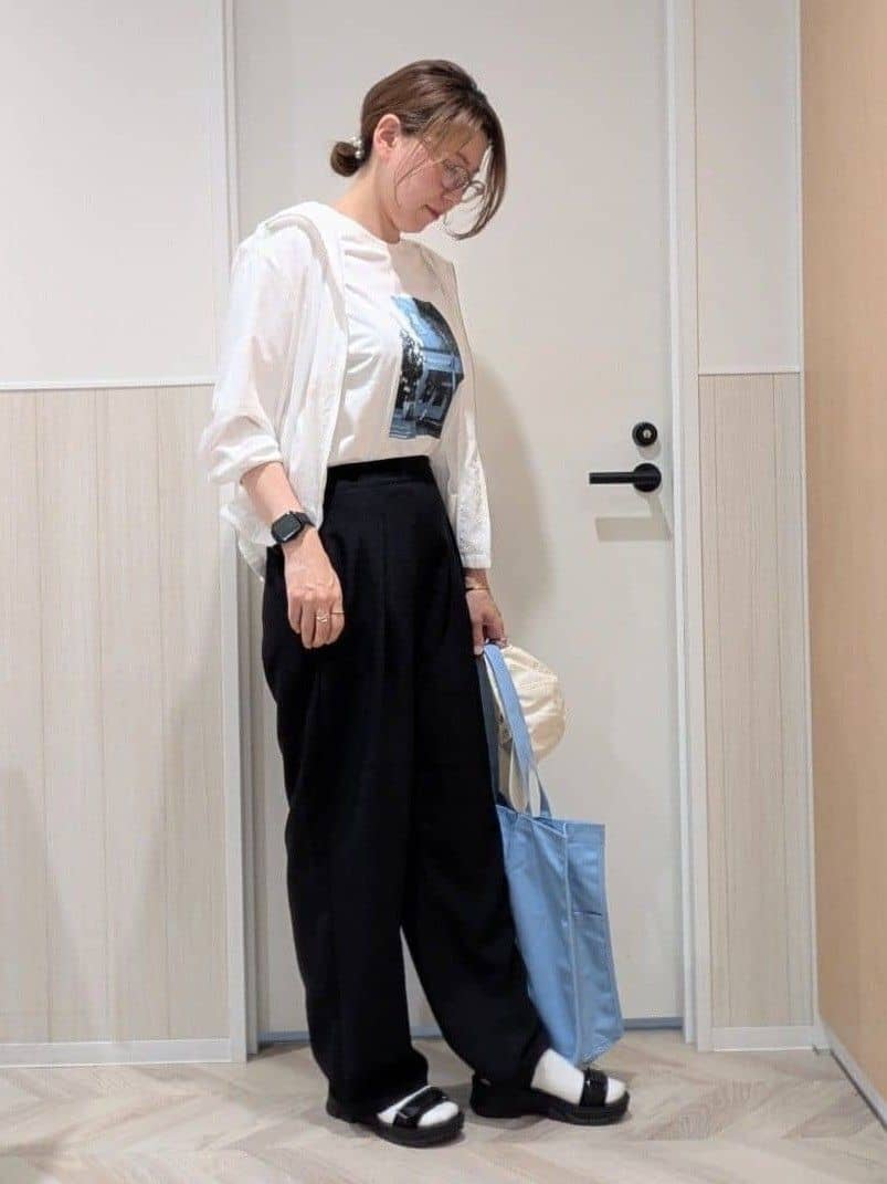 miyuさんの「SHOO･LA･RUE｜◆【選べる4柄】コットンプリントロゴTシャツ」を使ったコーディネート