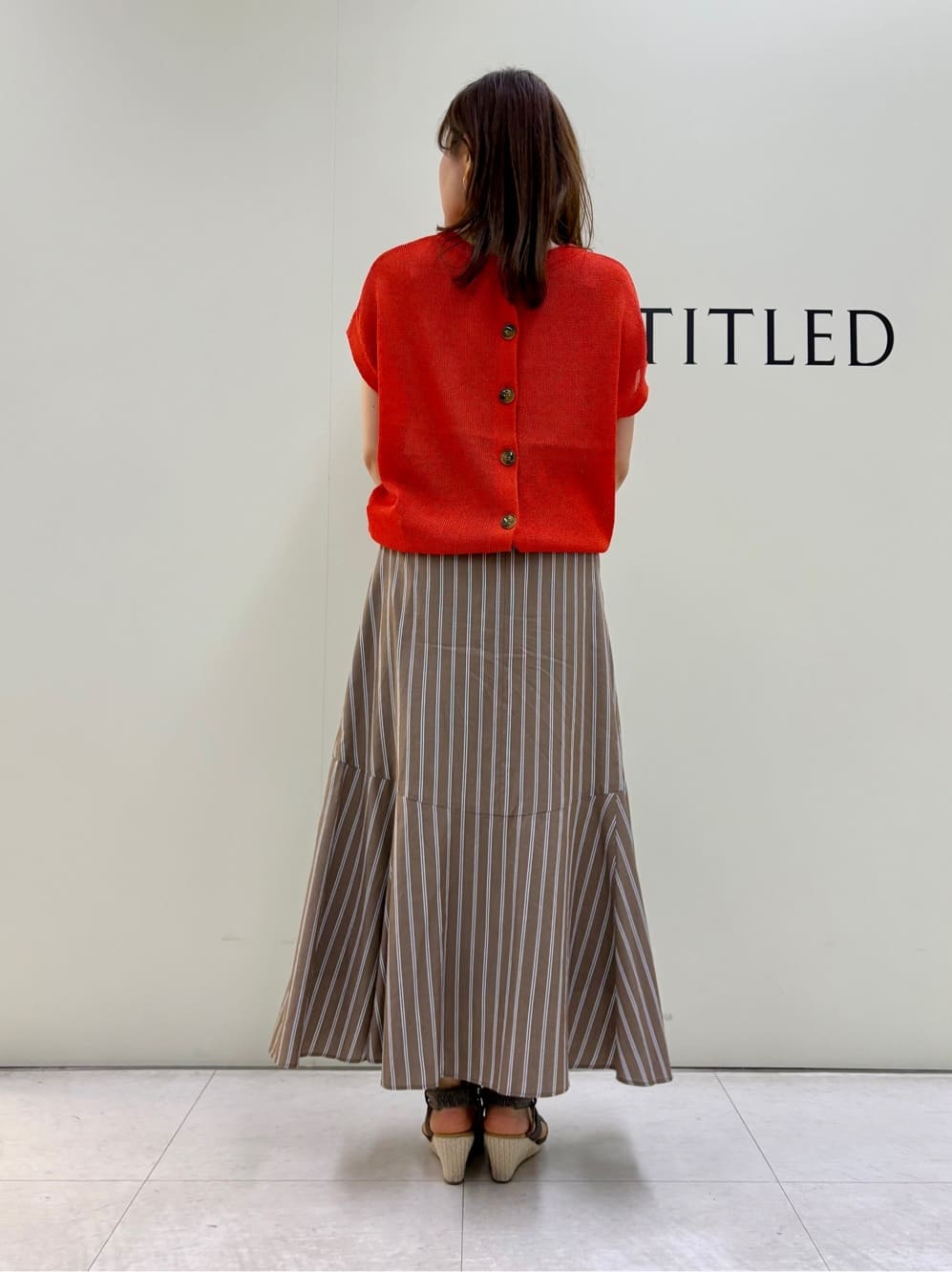 Sakaiさんの「UNTITLED｜◆【後ろウエストゴム/マーメイド】ストライプフレアスカート」を使ったコーディネート