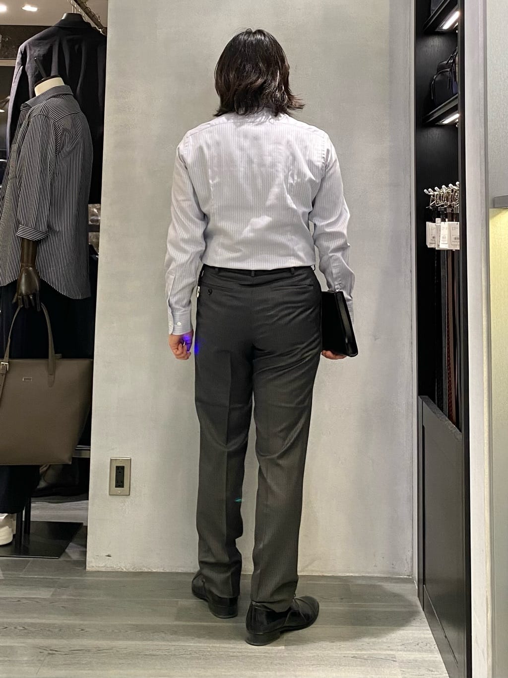 nishiさんの「TAKEO KIKUCHI｜ドビーストライプ ビジネス シャツ」を使ったコーディネート