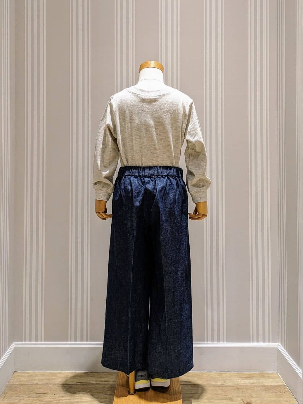 Yoshidaさんの「Dessin｜」を使ったコーディネート