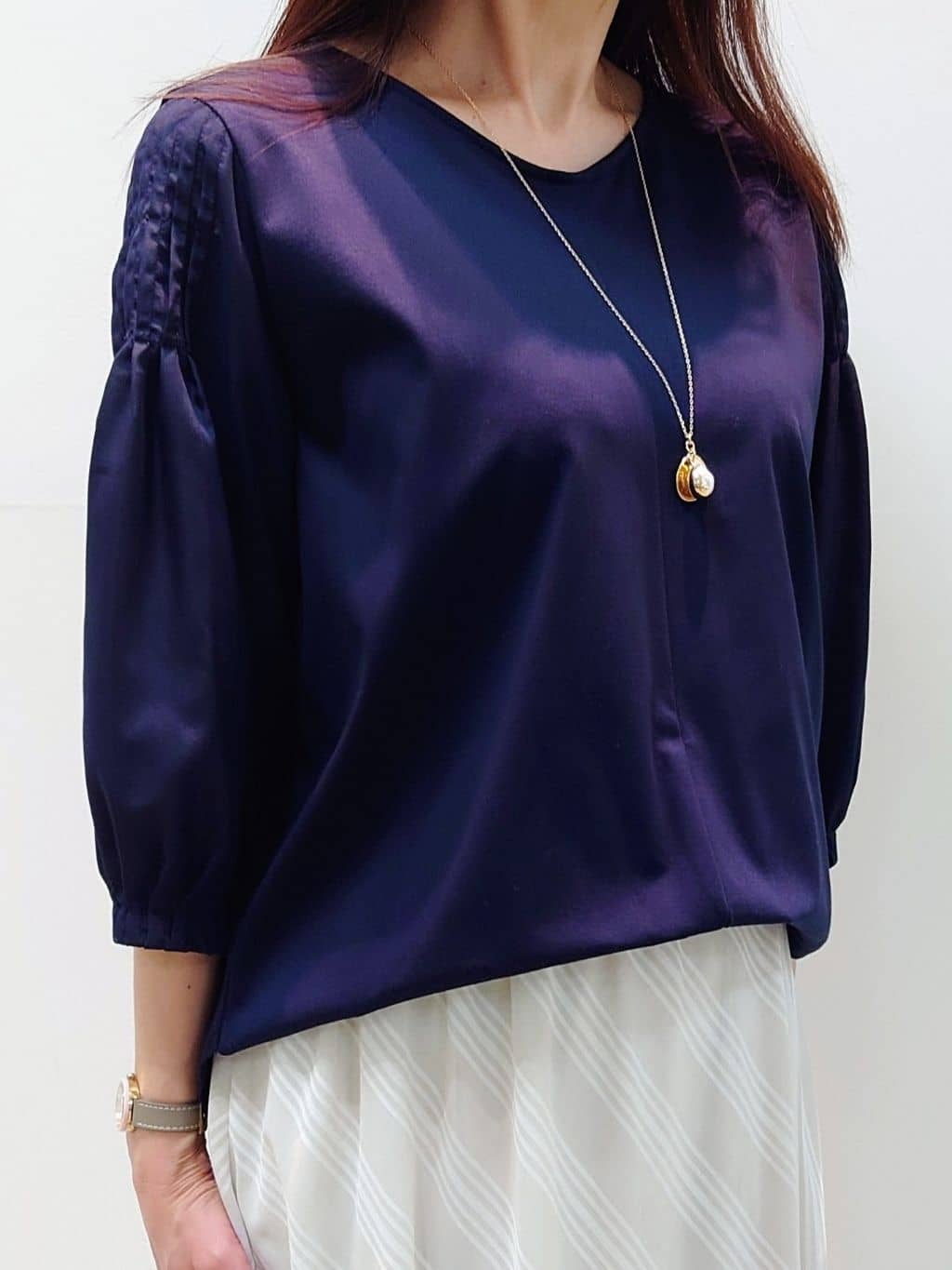 yoshiさんの「Reflect｜◆【スカートにもパンツにも合わせやすい】キレイめTブラウス」を使ったコーディネート