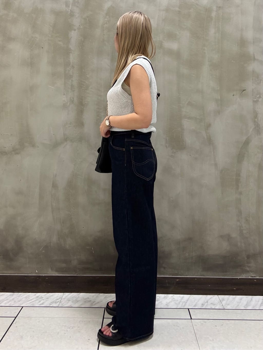 minaさんの「grove｜【Lee&times;grove別注】WIDE DENIM PANTS」を使ったコーディネート
