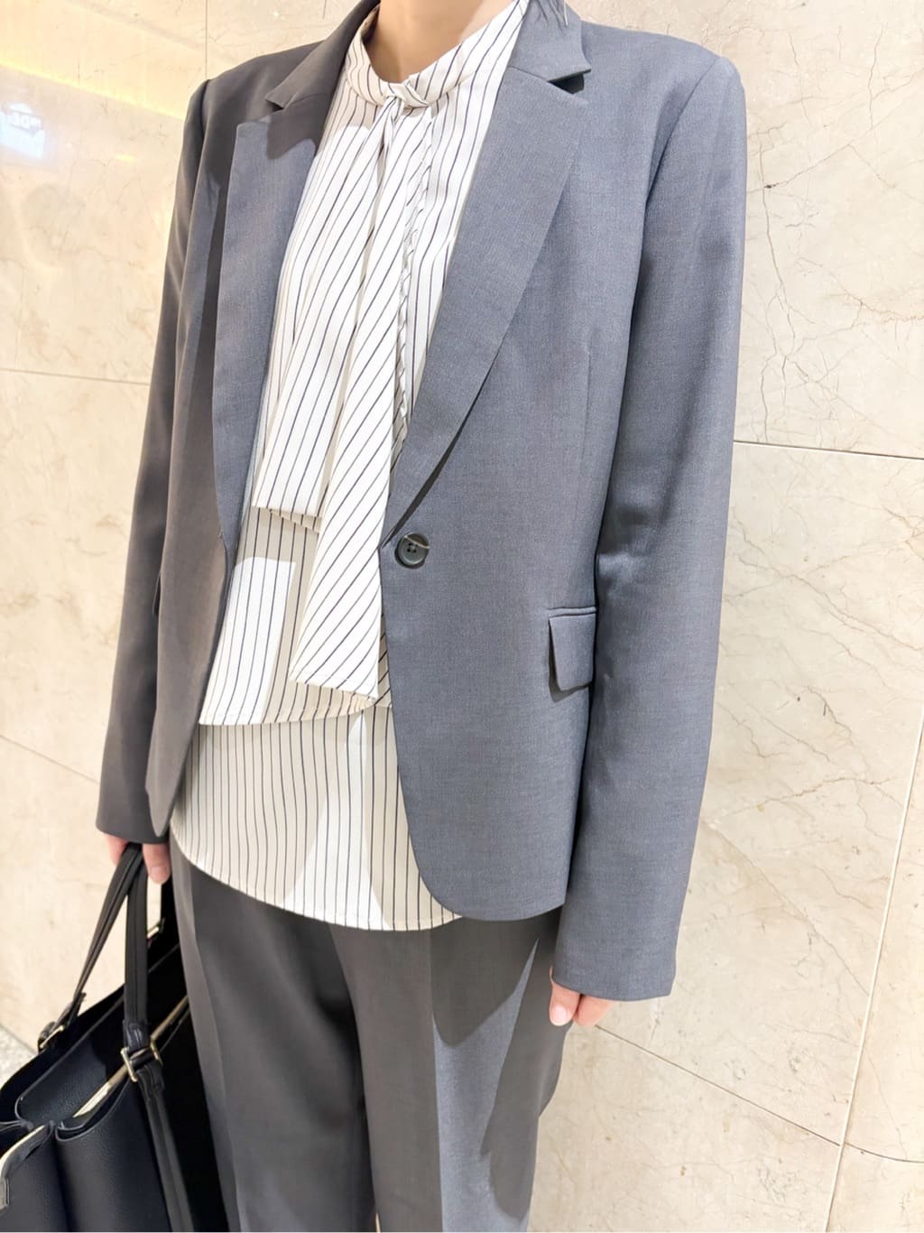 marinaさんの「index｜◆《美人百花掲載》アシンメトリーボウタイブラウス【洗濯機洗い可／防シワ】」を使ったコーディネート