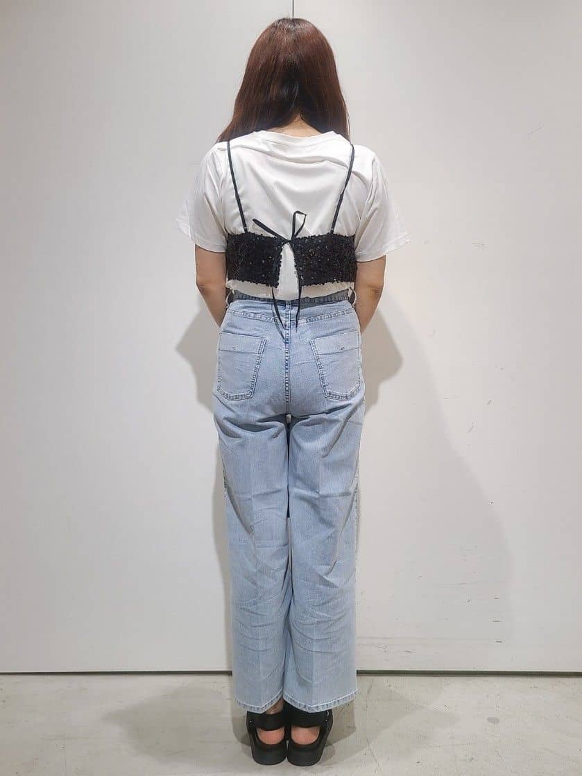 hmさんの「OPAQUE.CLIP｜◆《ツインセット》スパンコールキャミ&times;Tシャツ【洗濯機洗い可】」を使ったコーディネート