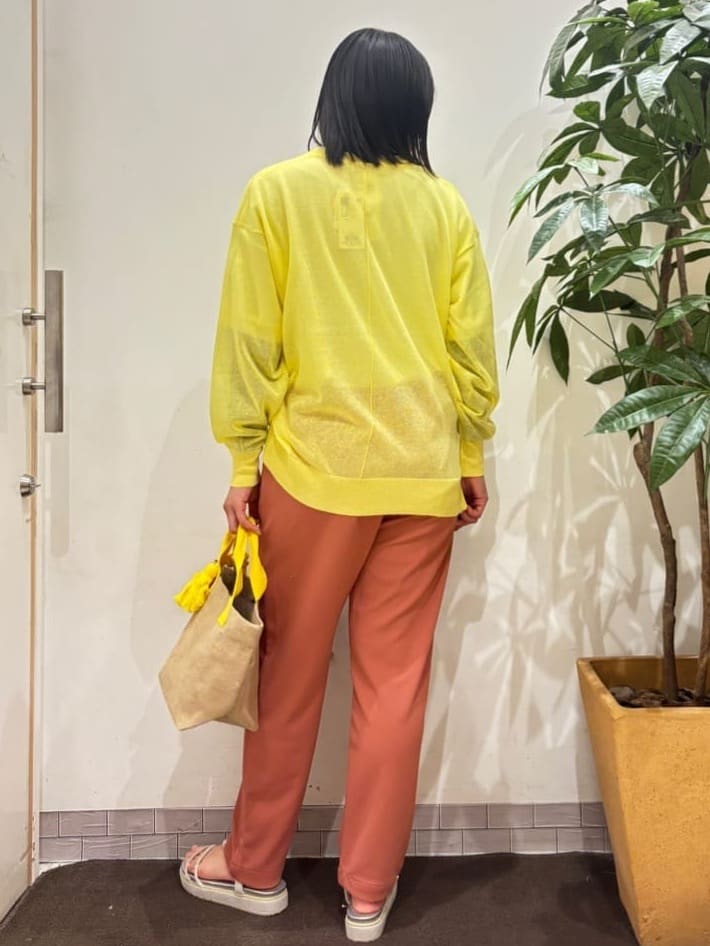 TOWAさんの「SHOO･LA･RUE｜【S-LL/ひんやり/UV】ぷっくりラメプリントロゴTシャツ」を使ったコーディネート