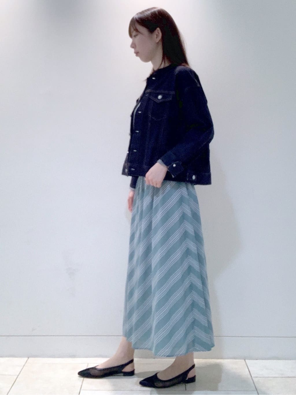 ヤマグチさんの「Reflect｜◆【接触冷感／洗える／ジャケットインナーにおすすめ】レースデザインニット」を使ったコーディネート