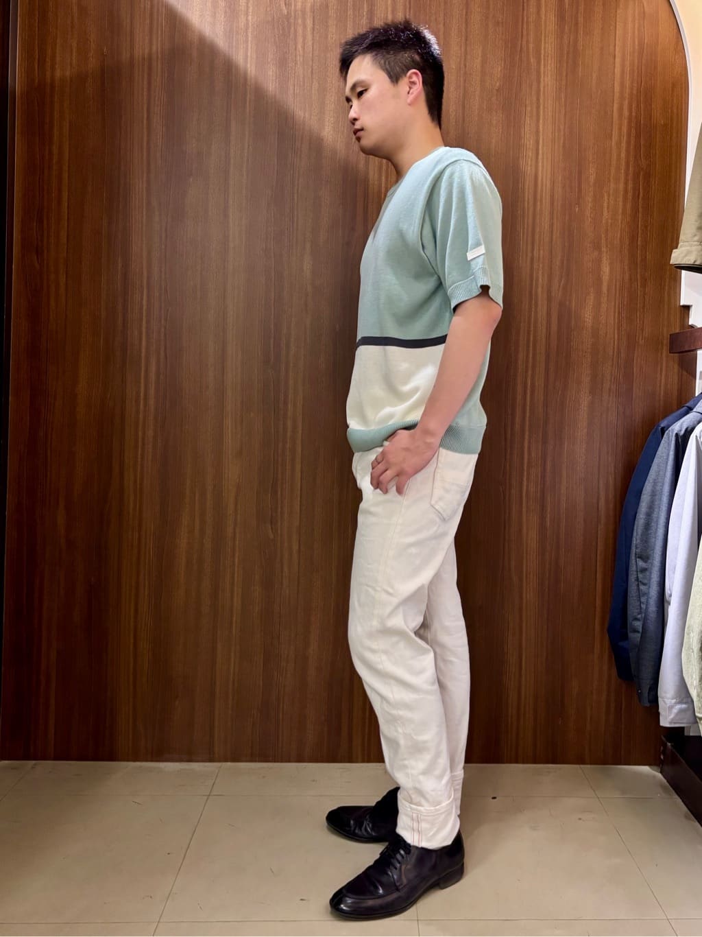 中村さんの「TAKEO KIKUCHI｜【Sサイズ～】ストレッチ デニム パンツ」を使ったコーディネート