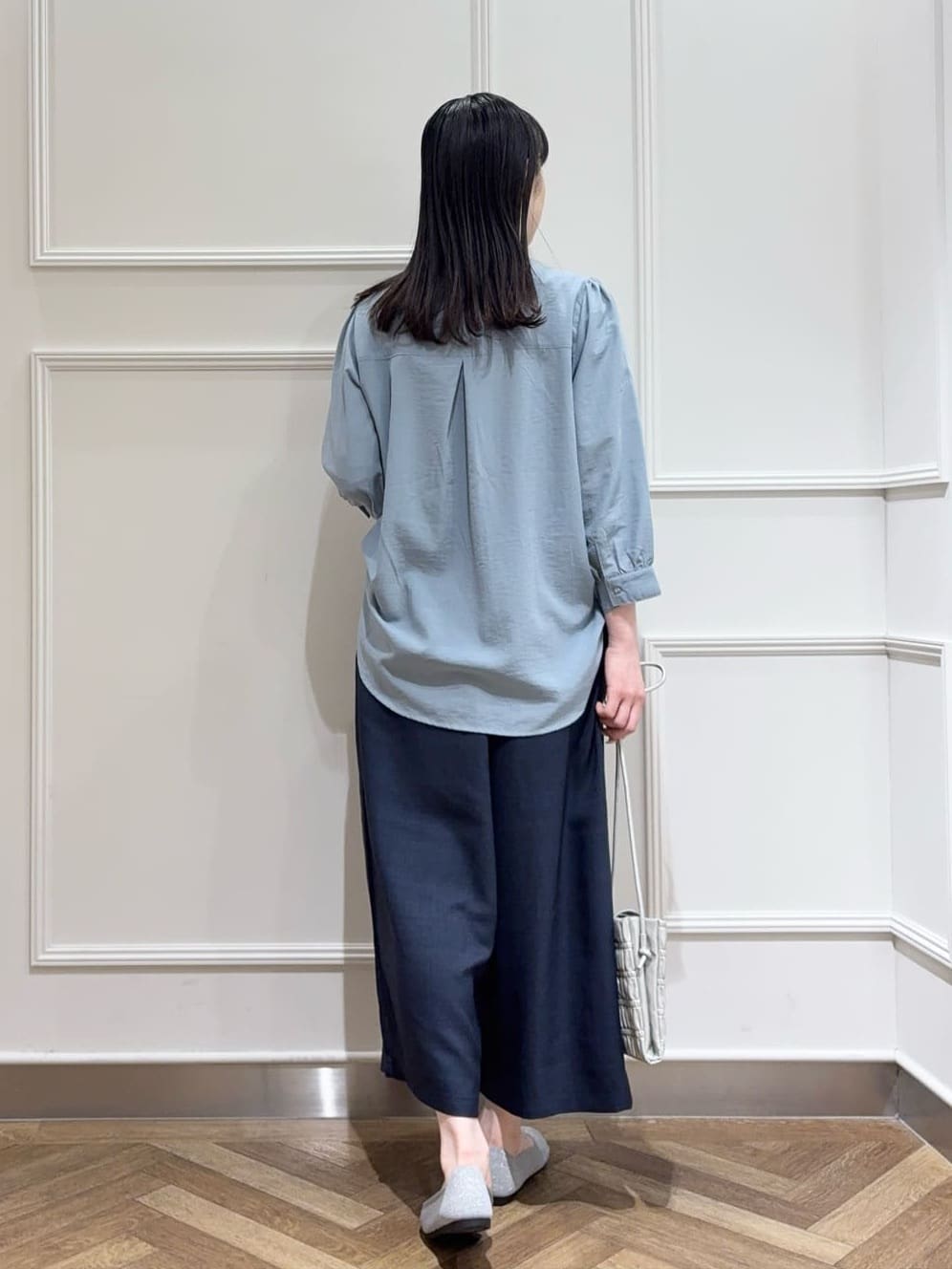 muuさんの「SHOO･LA･RUE｜◆【S-LL】お顔周りを華やかに おりがみタックブラウス」を使ったコーディネート