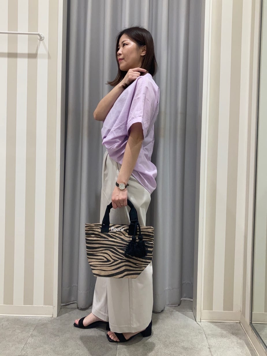 𝐂𝐡𝐢𝐢 &hearts;(ちー)さんの「SHOO･LA･RUE｜◆【高レビュー/洗える/UV/吸水速乾】洗濯後しわになりにくいリネンブレンドドルマンシャツ」を使ったコーディネート