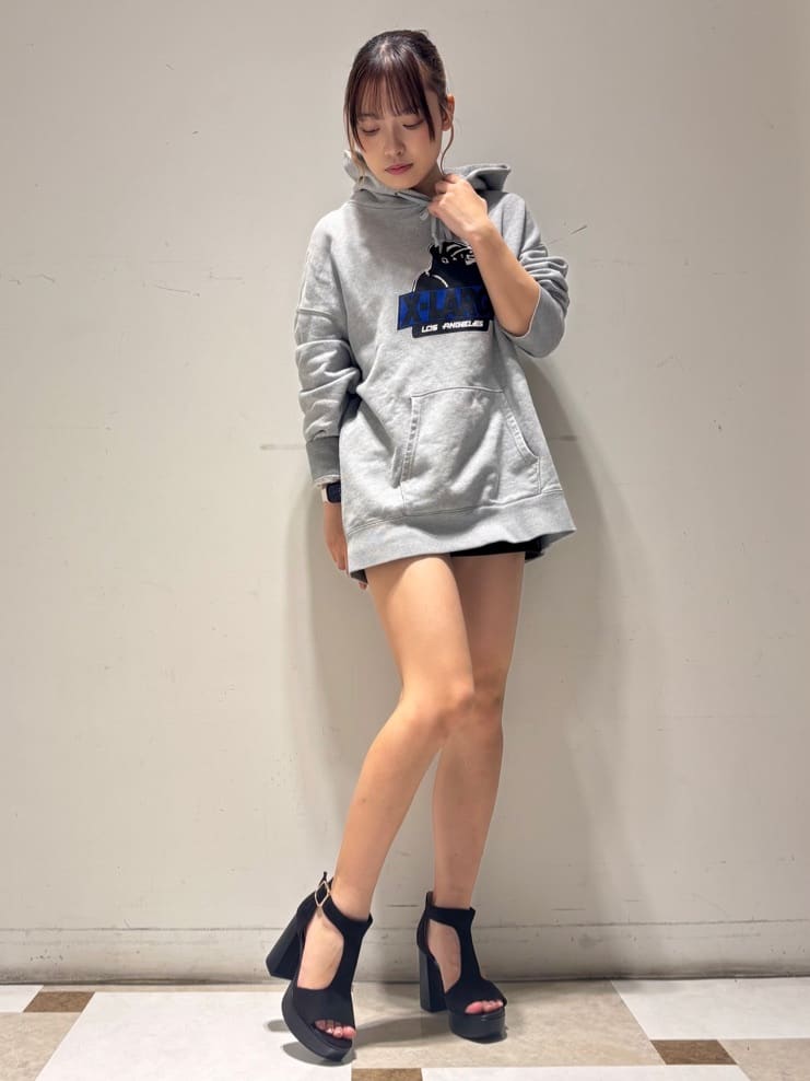 せらら⭐️さんの「ESPERANZA｜Tストラップスクエアサンダル」を使ったコーディネート