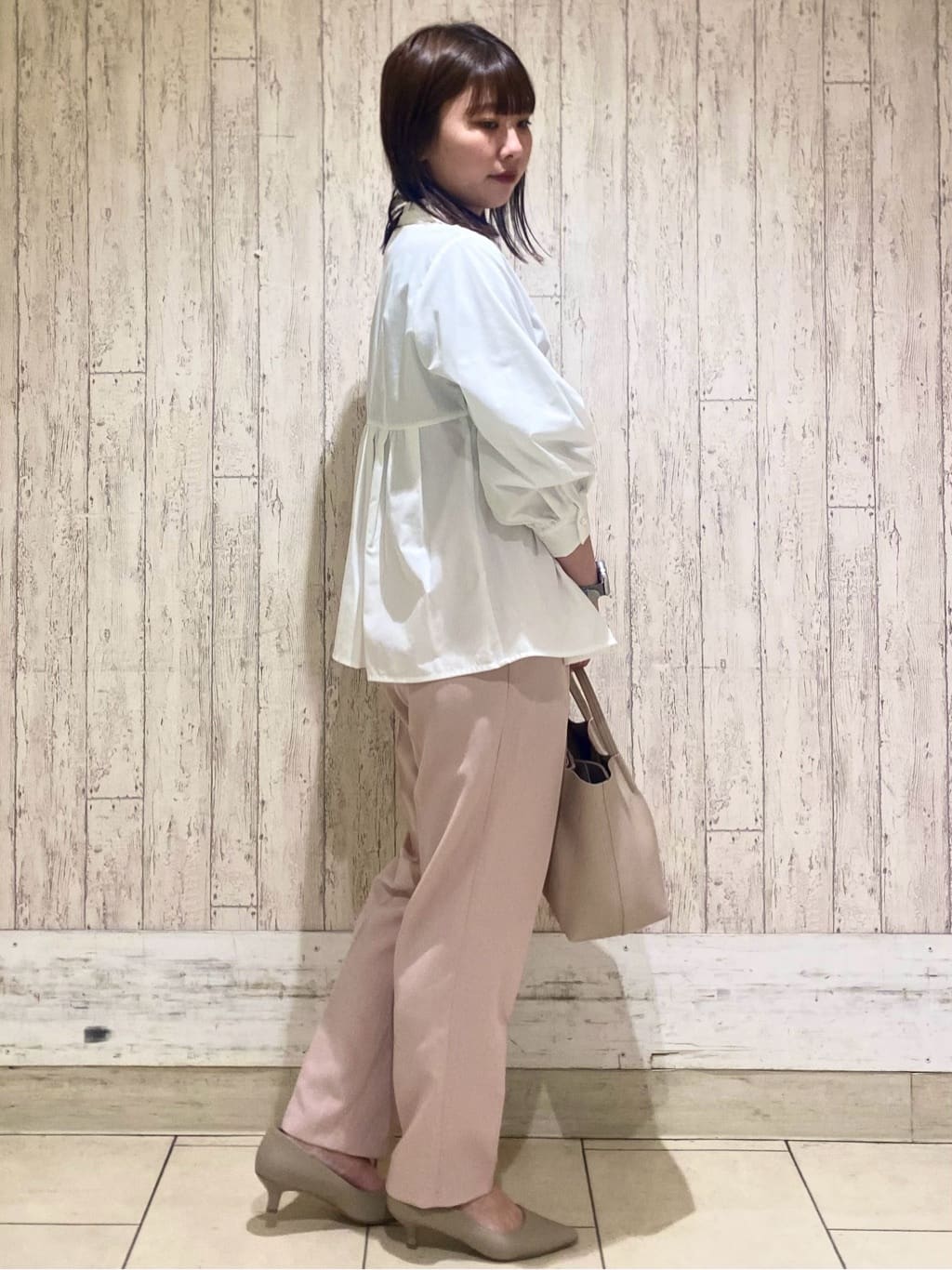 KARENさんの「index｜◆ウエスト折り返しテーパードパンツ【洗濯機洗い可／防シワ】」を使ったコーディネート
