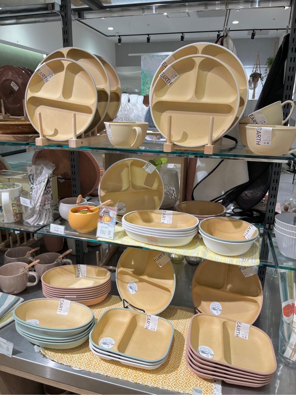 えびさんの「212 KITCHEN STORE｜earth color ランチプレートS GY」を使ったコーディネート