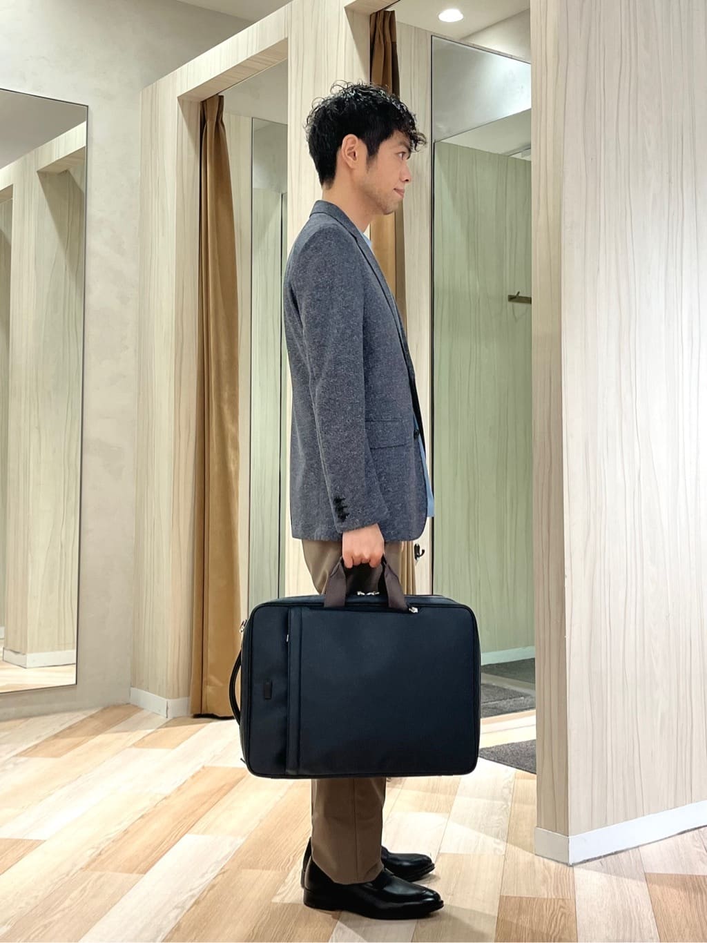 URAさんの「TAKEO KIKUCHI｜【360&deg;ストレッチ／セットアップ対応】None Of Stress パンツ」を使ったコーディネート