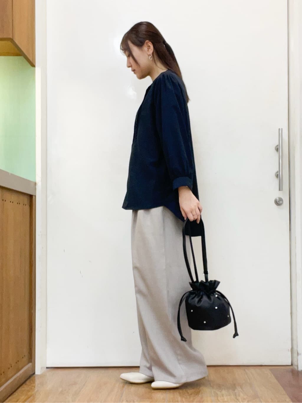 sakiさんの「SHOO･LA･RUE｜◆【S-LL】お顔周りを華やかに おりがみタックブラウス」を使ったコーディネート