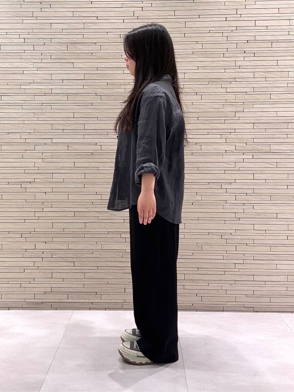 MEGUMIさんの「INDIVI｜【褒められパンツ／洗える／ウエストゴム】ワイドタックパンツ」を使ったコーディネート
