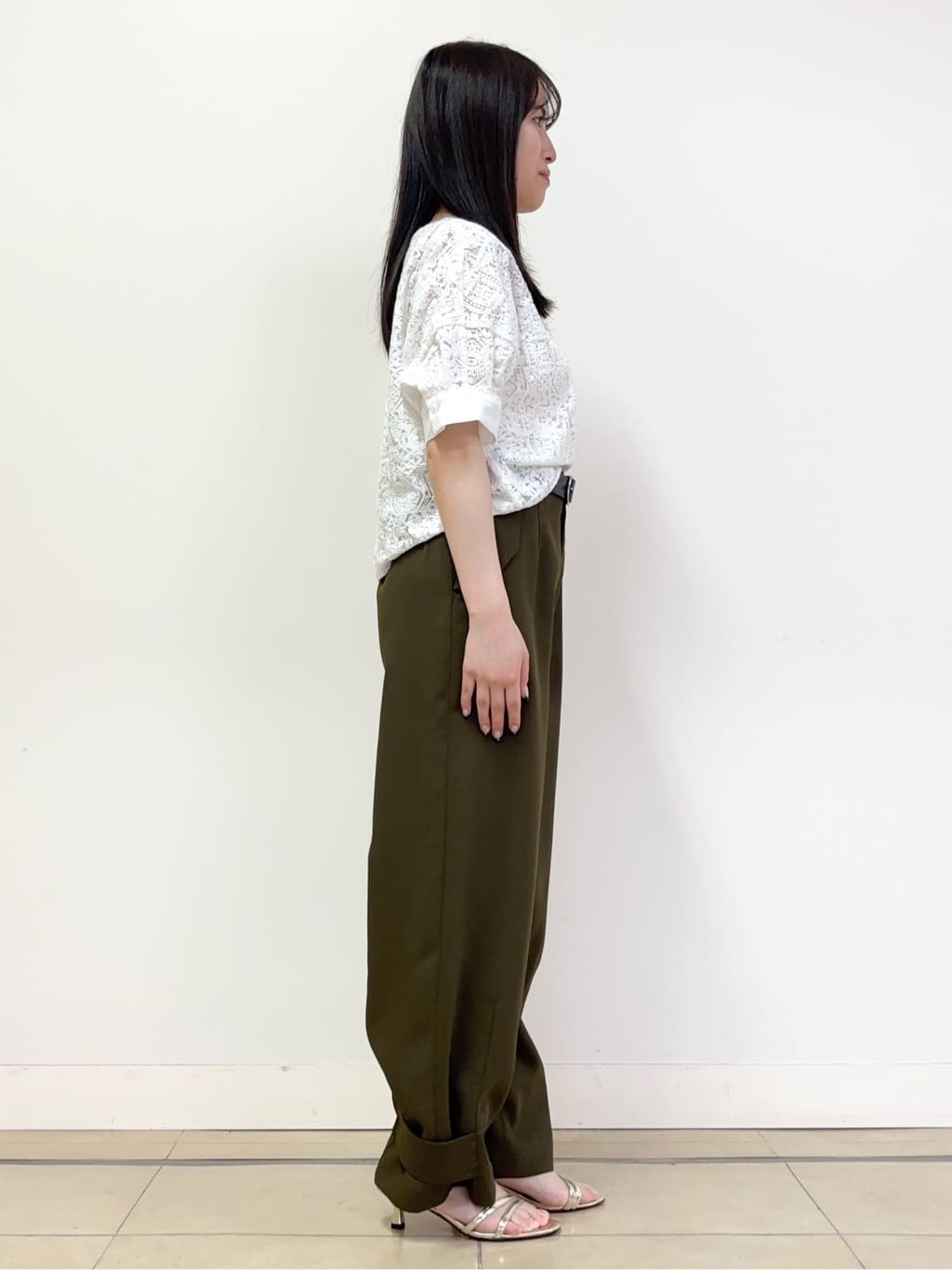 あやかさんの「UNTITLED｜◆【トレンド/手洗い可】ミリタリーライク カーブパンツ」を使ったコーディネート