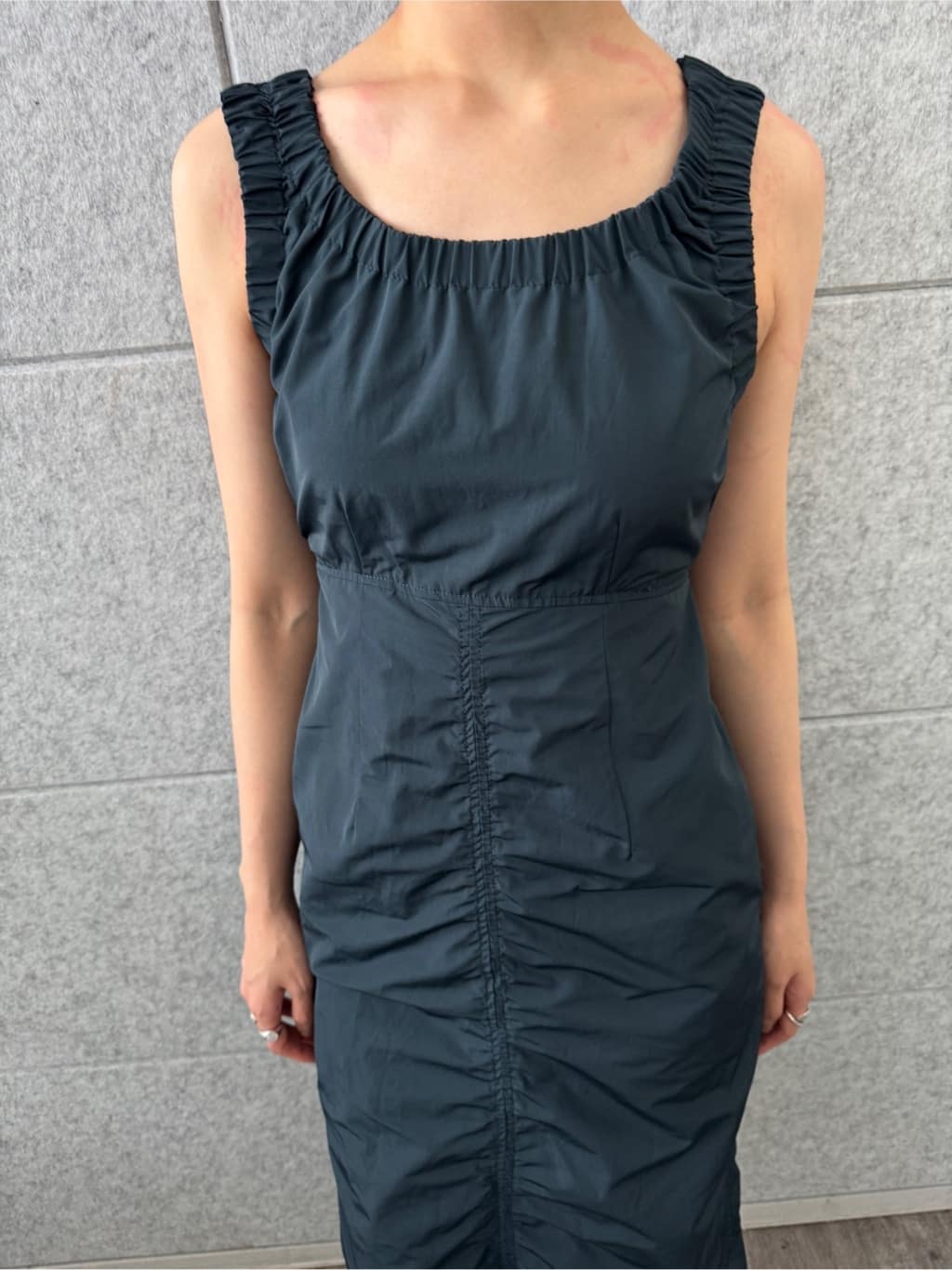 uchi__yamaさんの「CODE A｜sporty gathered dress」を使ったコーディネート