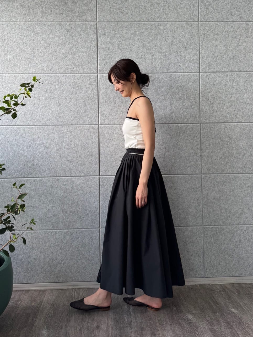 uchi__yamaさんの「CODE A｜side slit volume skirt」を使ったコーディネート