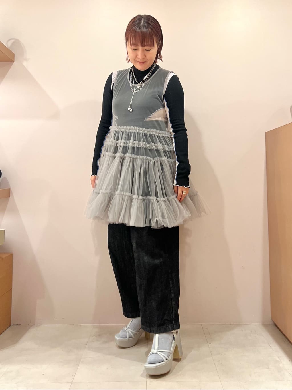 TAKAさんの「ESPERANZA｜Tストラップミニバックルサンダル」を使ったコーディネート