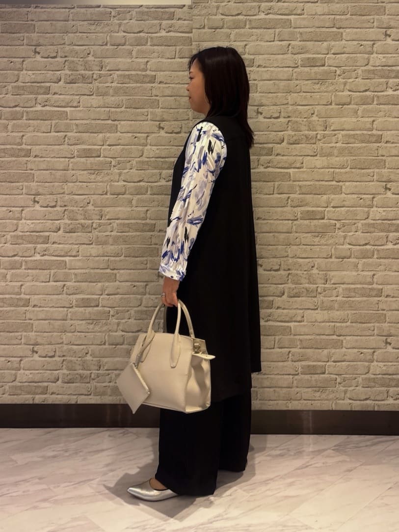 Akiさんの「INDIVI｜◆【着る日傘/遮熱/UVケア】ロングジレジャケット」を使ったコーディネート
