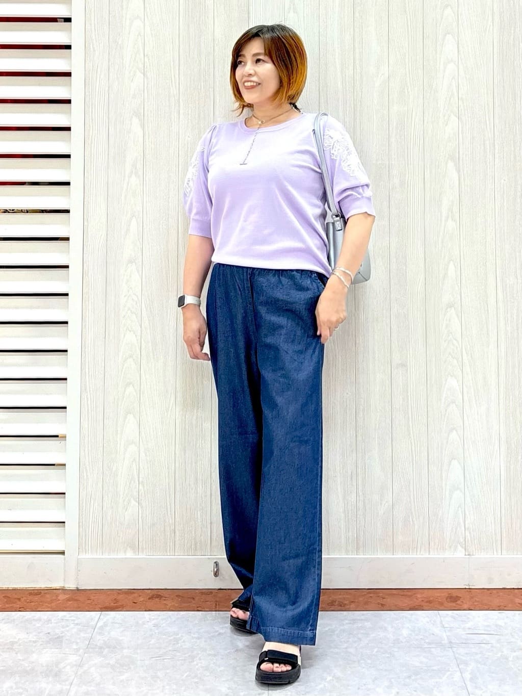 もっちさんの「SHOO･LA･RUE｜◆【洗える/S-LL】ウエストゴムが楽ちん さらさらワイドデニム」を使ったコーディネート
