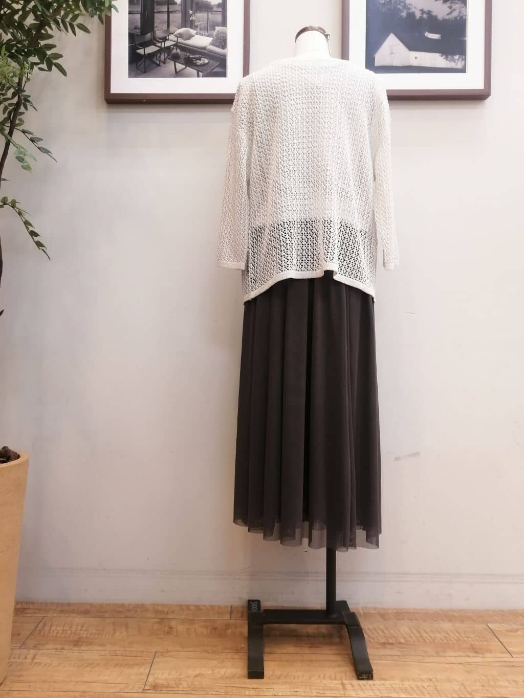 maiさんの「SHOO･LA･RUE｜◆【洗える/S-LL】色違いで揃えたい テレコリブタンクトップ」を使ったコーディネート