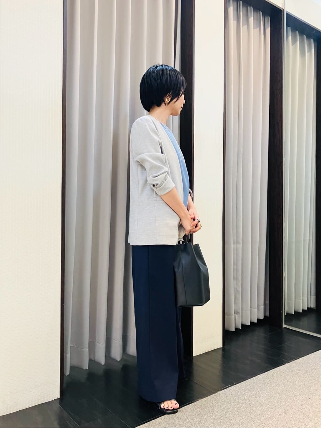 AYAさんの「INDIVI｜【褒められパンツ／洗える／ウエストゴム】ワイドタックパンツ」を使ったコーディネート