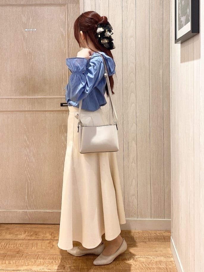 miiさんの「SHOO･LA･RUE｜◆ストレッチアーモンドトゥパンプス」を使ったコーディネート