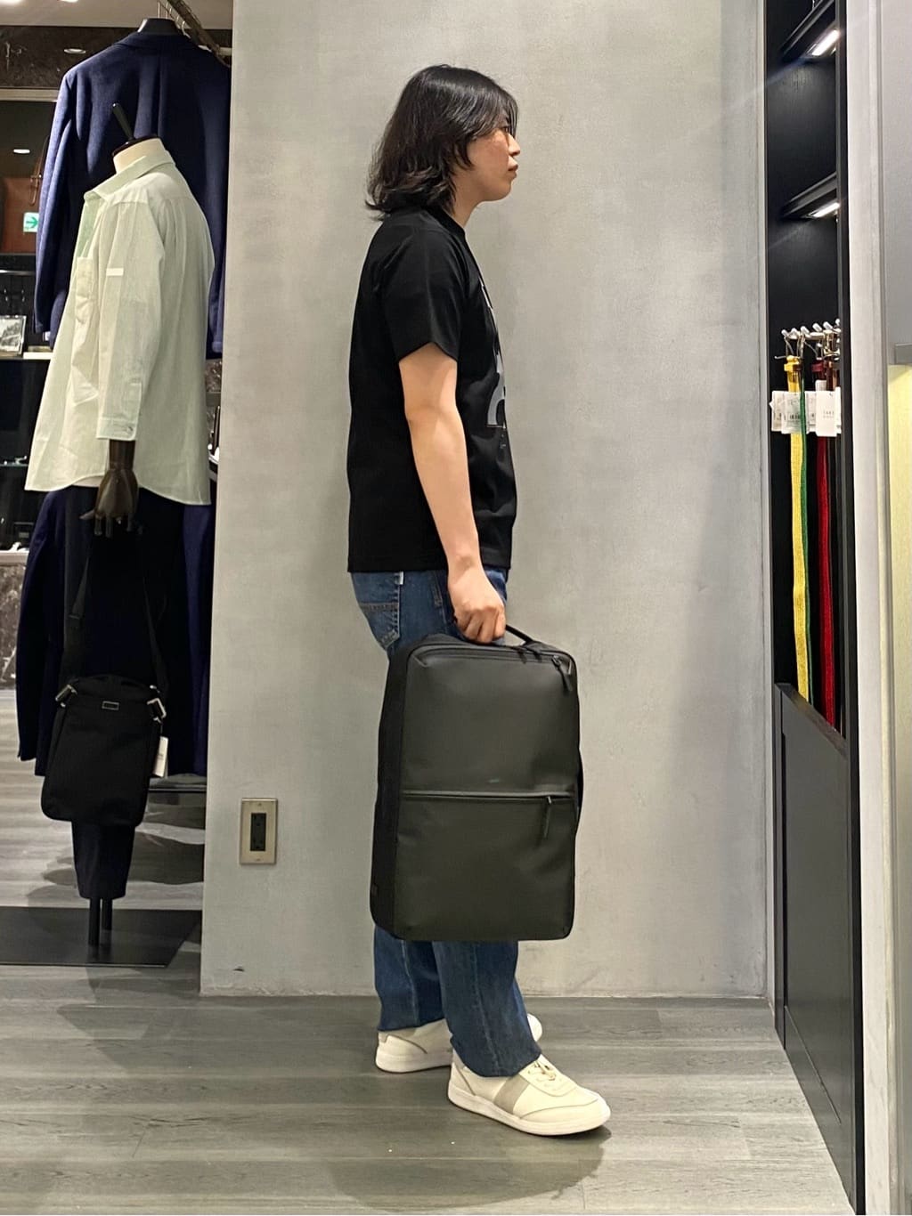 nishiさんの「TAKEO KIKUCHI｜【モンスターストレッチ】日本製 ウォッシュド デニムパンツ」を使ったコーディネート