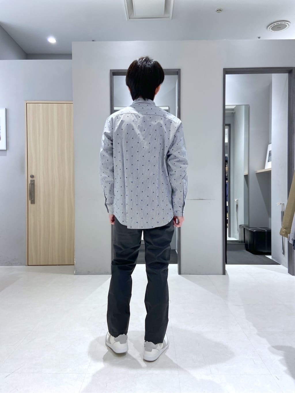 わいずみさんの「TAKEO KIKUCHI｜ハットモチーフ ジャカード ストライプ シャツ」を使ったコーディネート