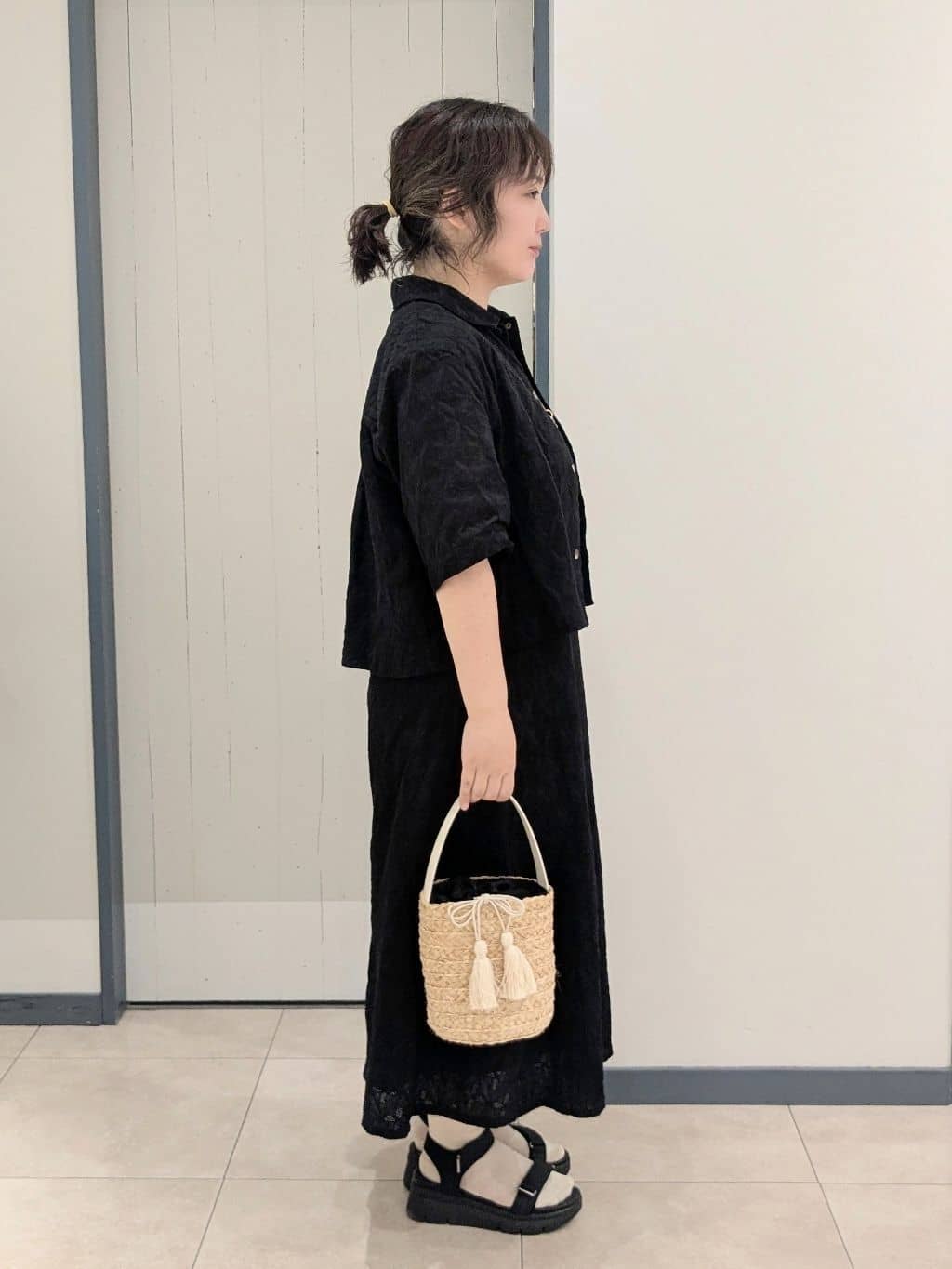 yukikaさんの「grove｜◆ラフィアバケツタッセル巾着ショルダー」を使ったコーディネート