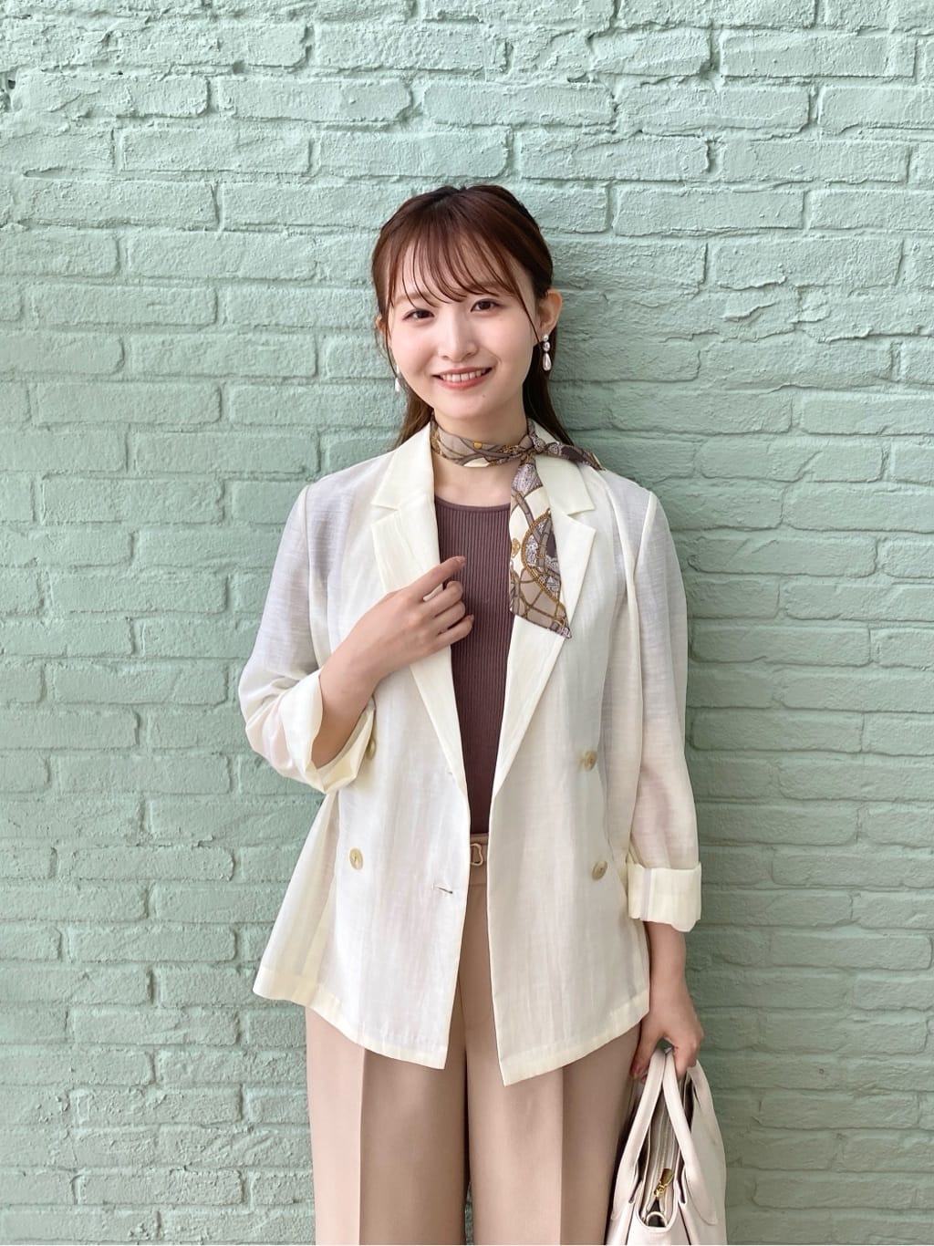 みさかさんの「index｜麻調シアーダブルブレストテーラードジャケット【洗濯機洗い可】」を使ったコーディネート