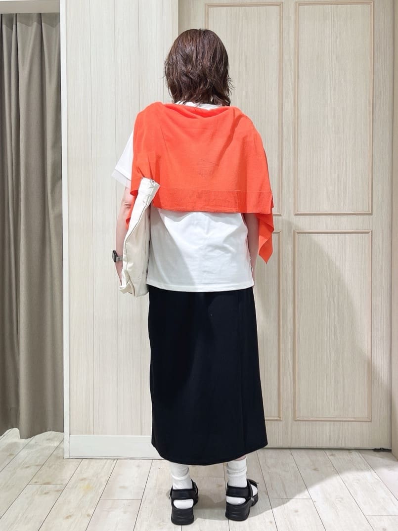 kaneさんの「SHOO･LA･RUE｜◆【高レビュー】スポーティで上品 大人のためのテープスポサン」を使ったコーディネート