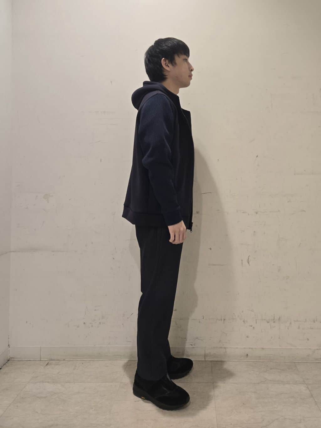 白木駆さんの「TAKEO KIKUCHI｜【360&deg;ストレッチ／セットアップ対応】None Of Stress パンツ」を使ったコーディネート
