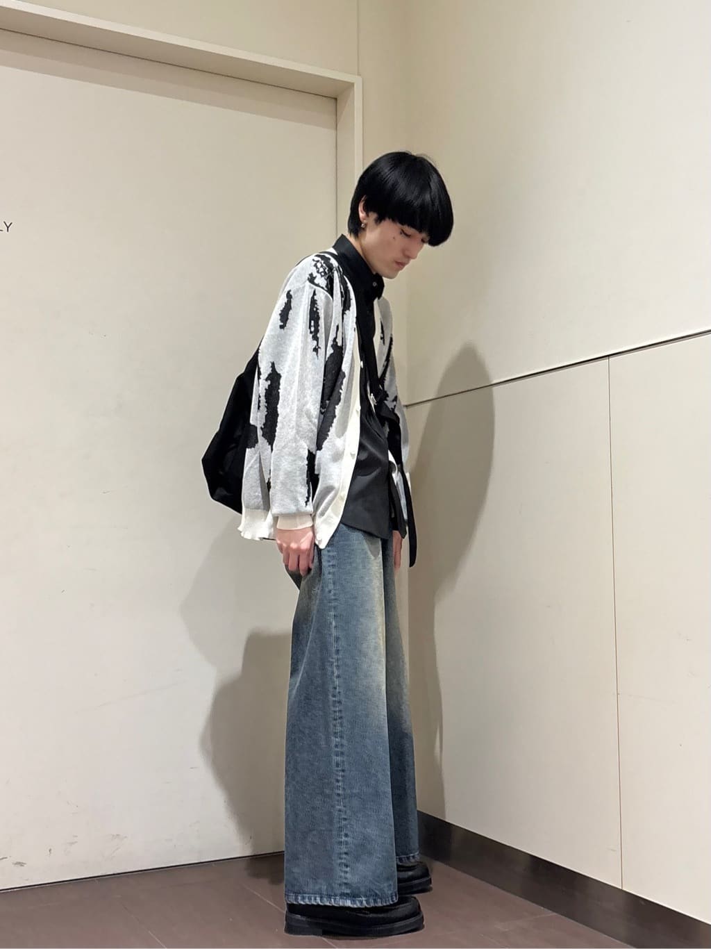 Nさんの「tk.TAKEO KIKUCHI｜◆アブストラクトシアーカーディガン」を使ったコーディネート