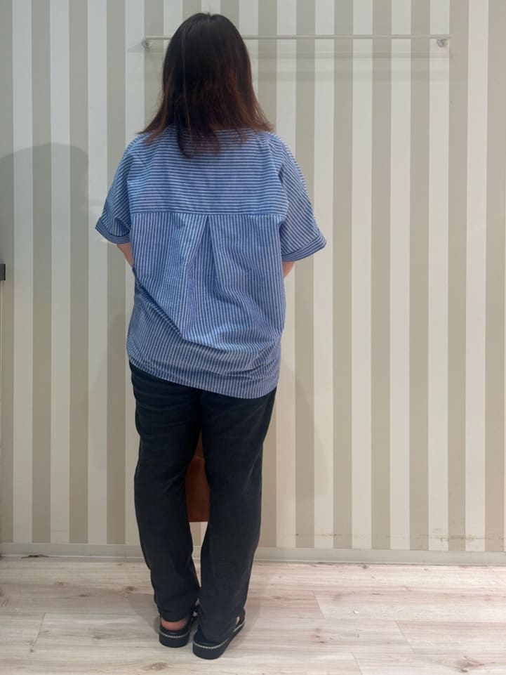 くーさんの「SHOO･LA･RUE｜◆【洗える/SS-3L/美脚シルエット】アクティブ派のデニム イージーテーパードパンツ」を使ったコーディネート