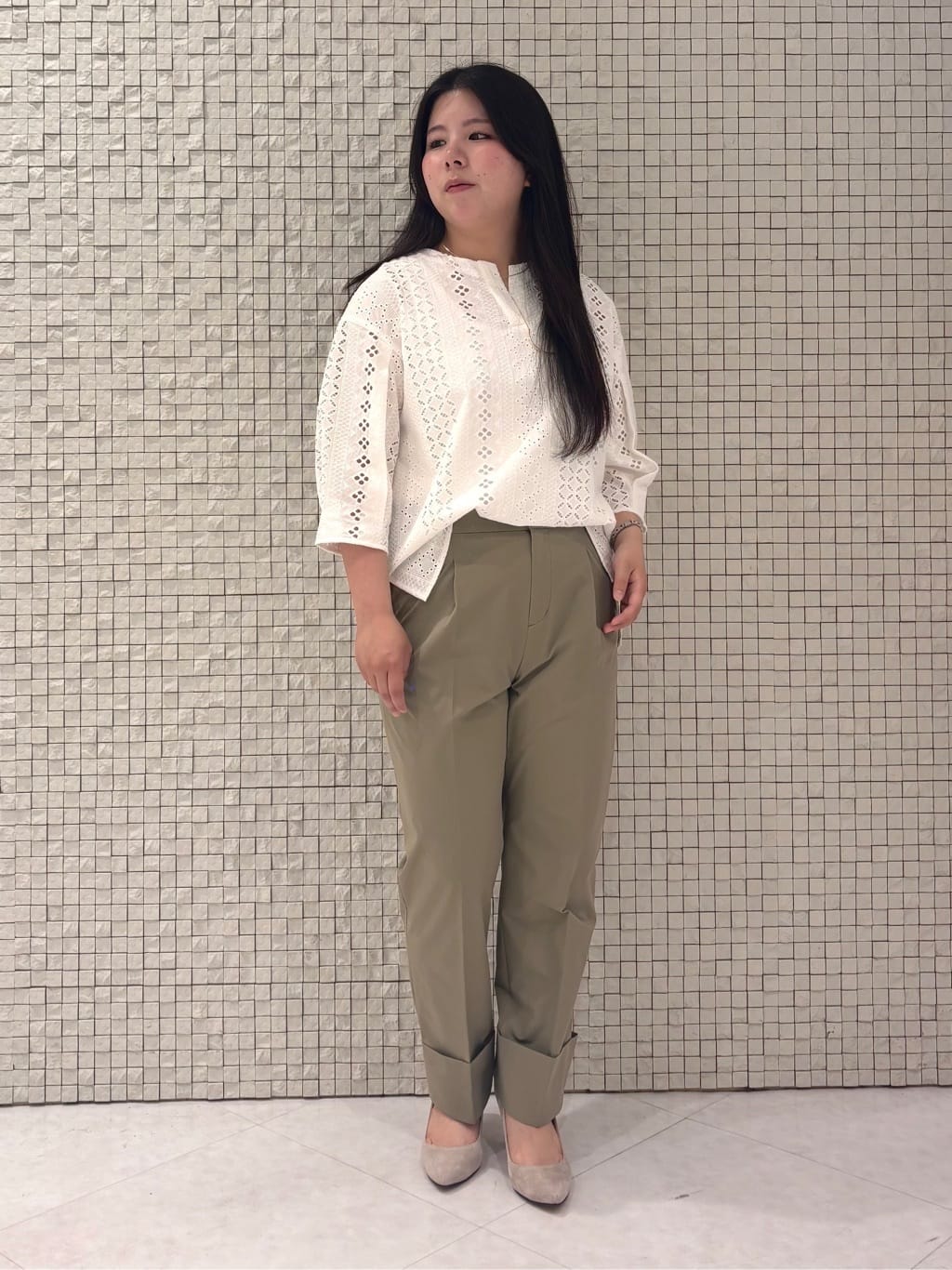 MEGUMIさんの「INDIVI｜ラウンドショートネックレス」を使ったコーディネート