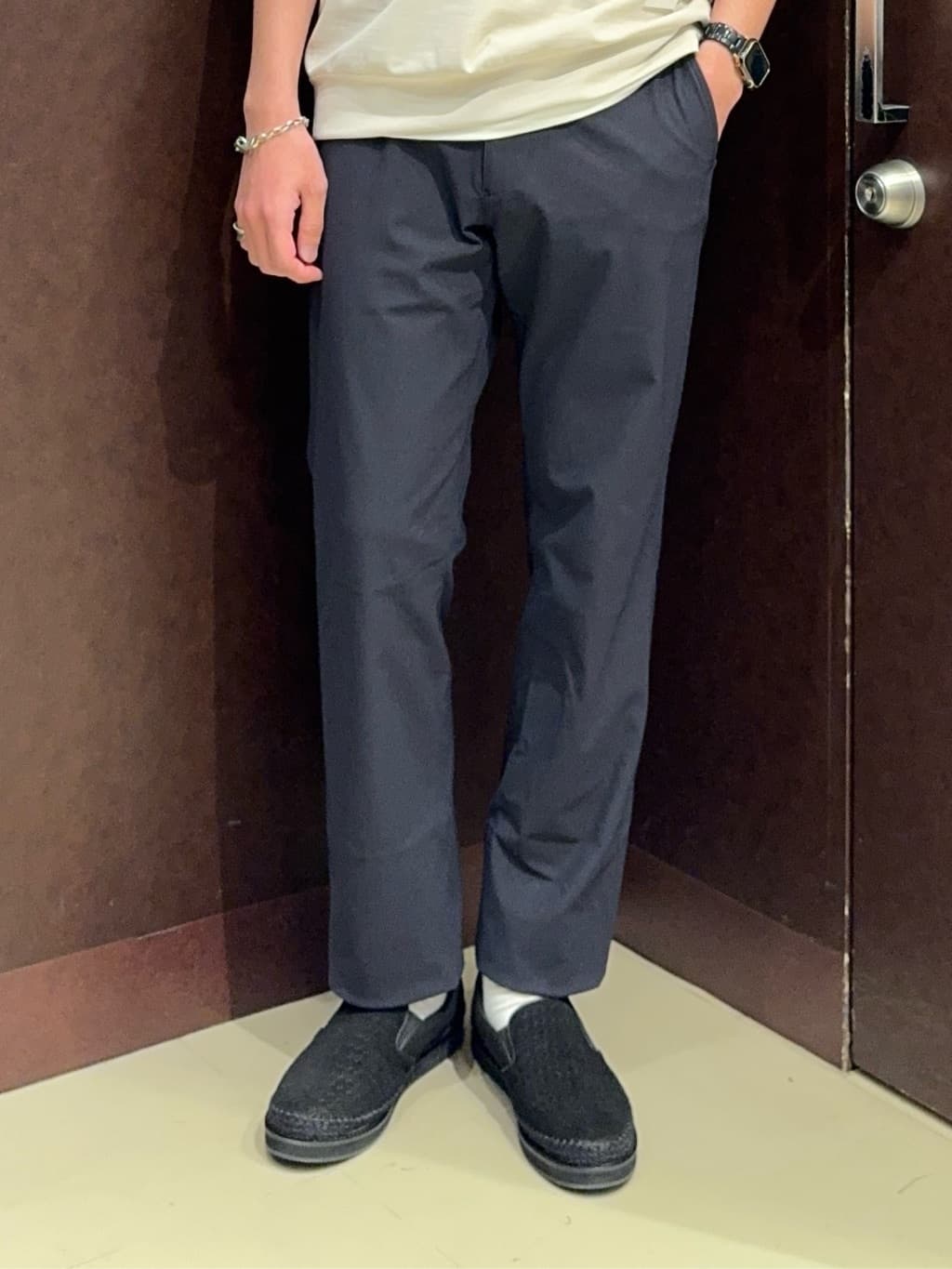 shuheiさんの「TAKEO KIKUCHI｜◆サイドゴアウエスト ストレートパンツ」を使ったコーディネート
