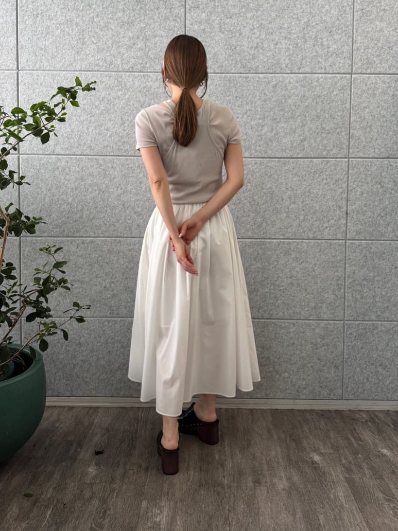 designer yukaさんの「CODE A｜side slit volume skirt」を使ったコーディネート
