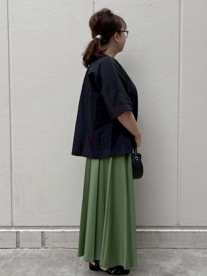 naomiさんの「OPAQUE.CLIP｜◆バックフハクドッキングAラインカットソー【洗濯機洗い可】」を使ったコーディネート