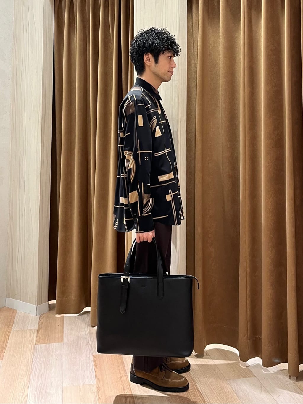 URAさんの「TAKEO KIKUCHI｜【Made in JAPAN】播州織 ストレッチ パンツ」を使ったコーディネート