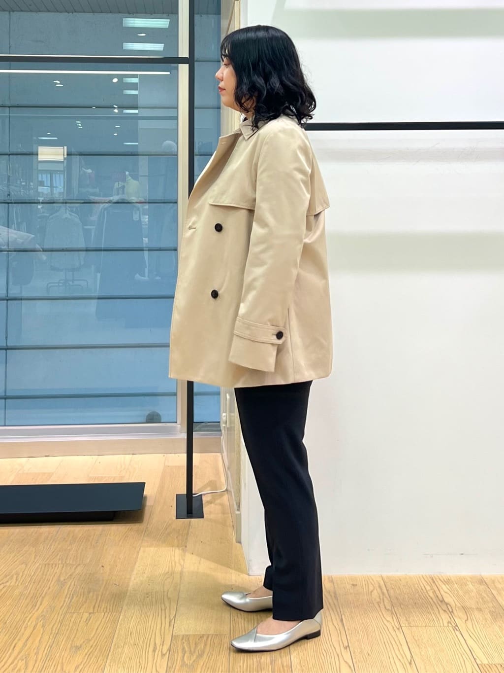shimaさんの「INDIVI｜【洗える／UVケア／スーツ】ストレッチタックテーパードパンツ」を使ったコーディネート