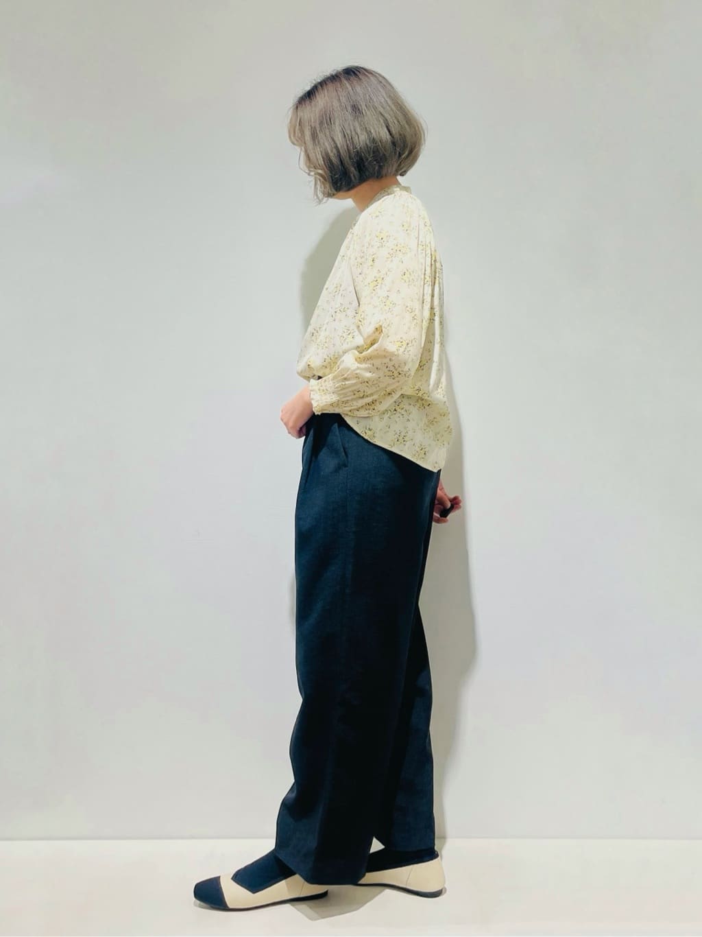 Fujiharuさんの「grove｜◆【デイリーから特別な日まで】華やかさを纏うヴィンテージサテンブラウス」を使ったコーディネート