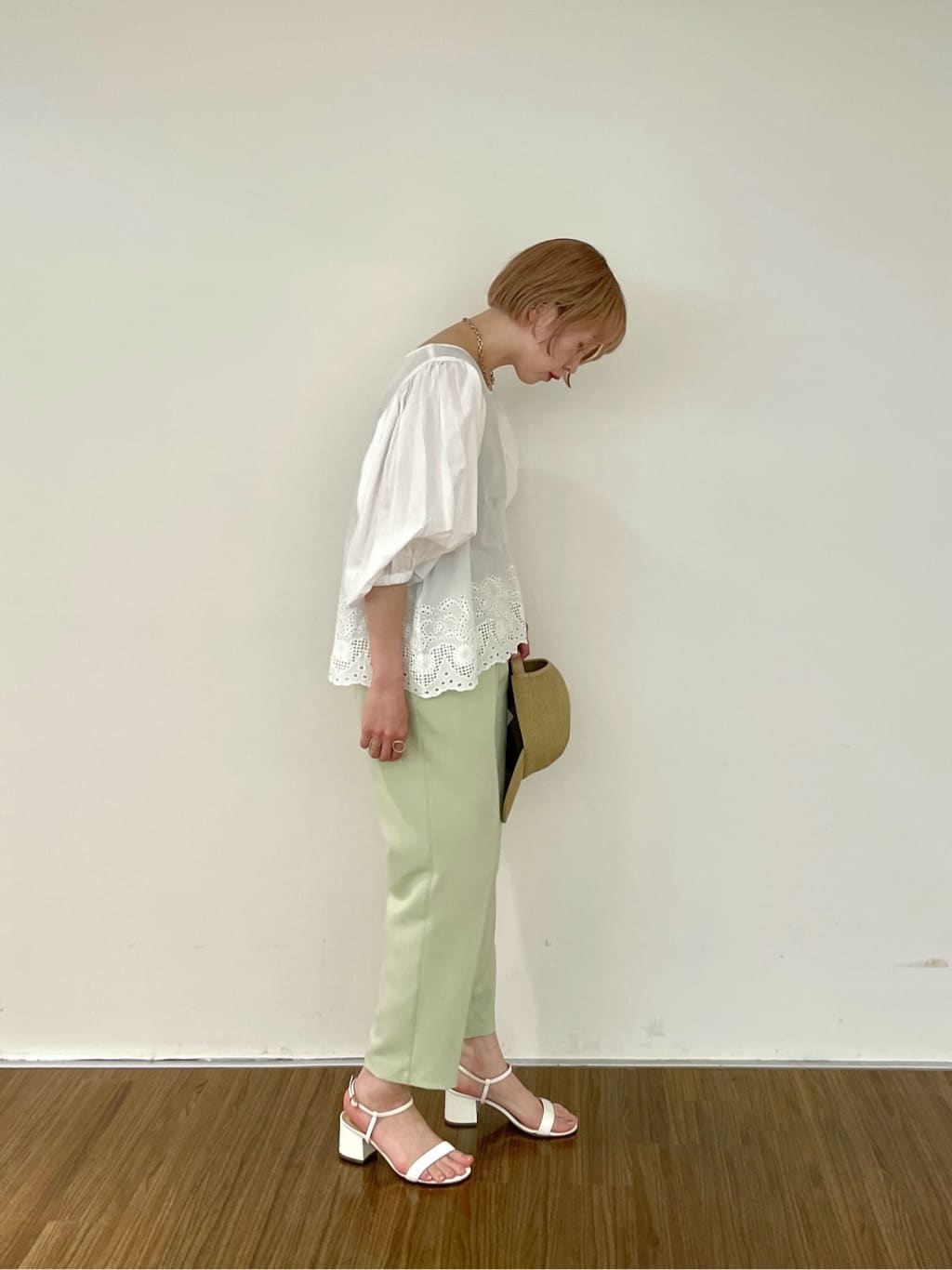 mikuさんの「INDIVI｜【接触冷感／セットアップ対応】イージーテーパードパンツ【通勤・セレモニー】」を使ったコーディネート