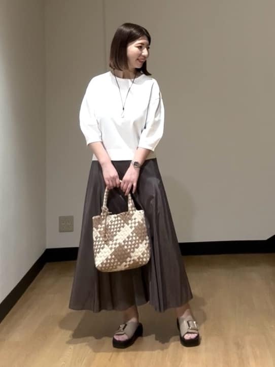 MIKIKOさんの「UNTITLED｜◆【袖コンシャス/着映え/六分袖】ランタンスリーブニット」を使ったコーディネート