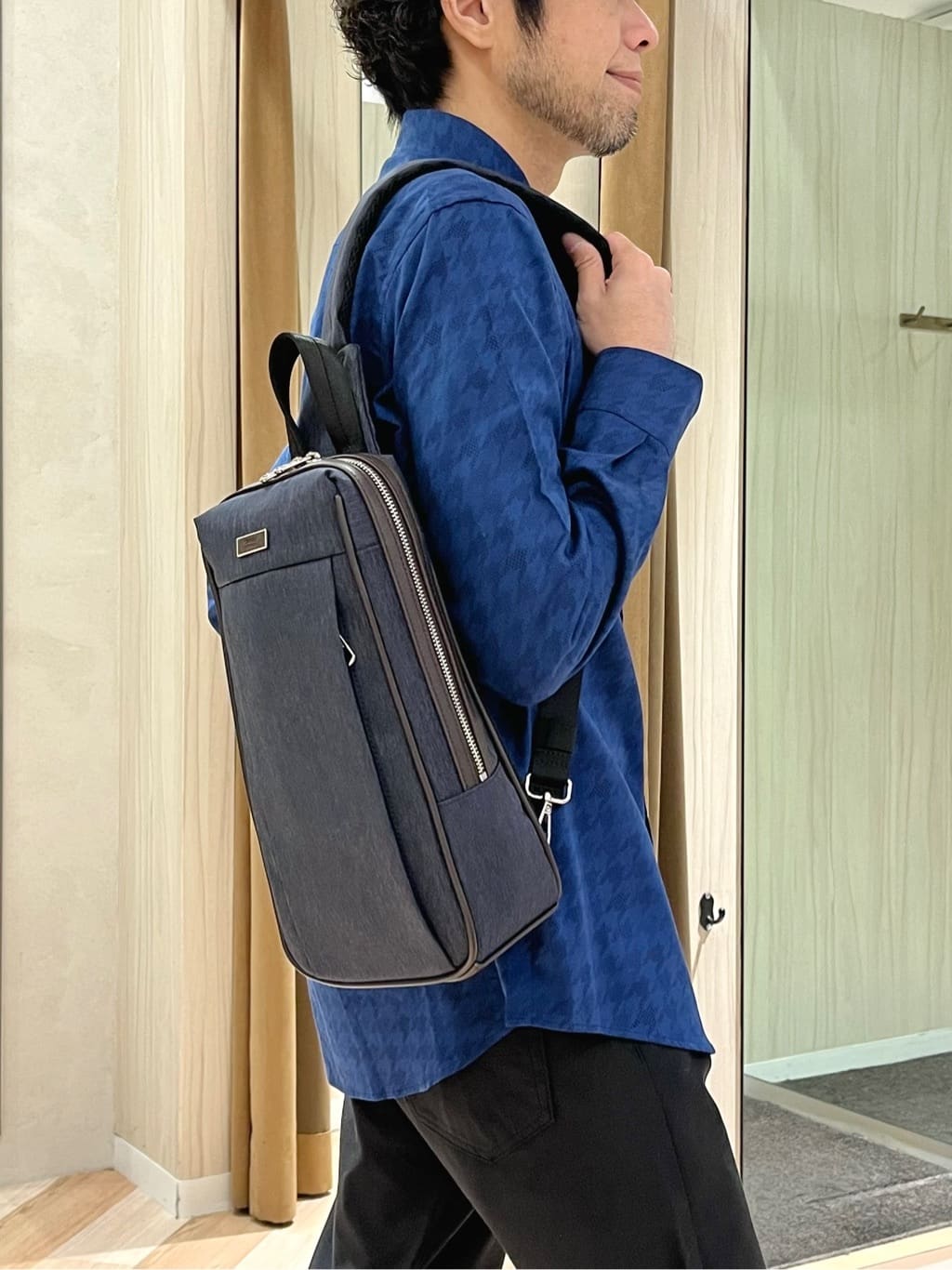 URAさんの「TAKEO KIKUCHI｜【Made in JAPAN】播州織 ストレッチ パンツ」を使ったコーディネート
