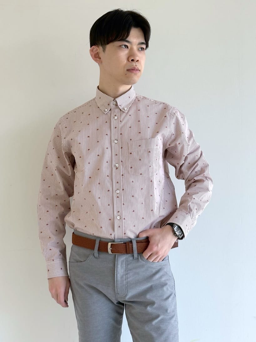 イッシーさんの「TAKEO KIKUCHI｜ハットモチーフ ジャカード ストライプ シャツ」を使ったコーディネート