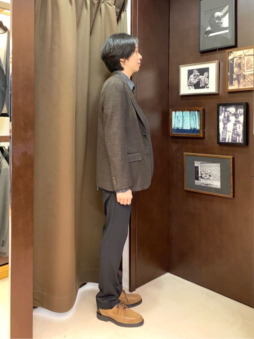 コバヤシさんの「TAKEO KIKUCHI｜【ONOFF対応】TRダブルニット ストレッチパンツ」を使ったコーディネート