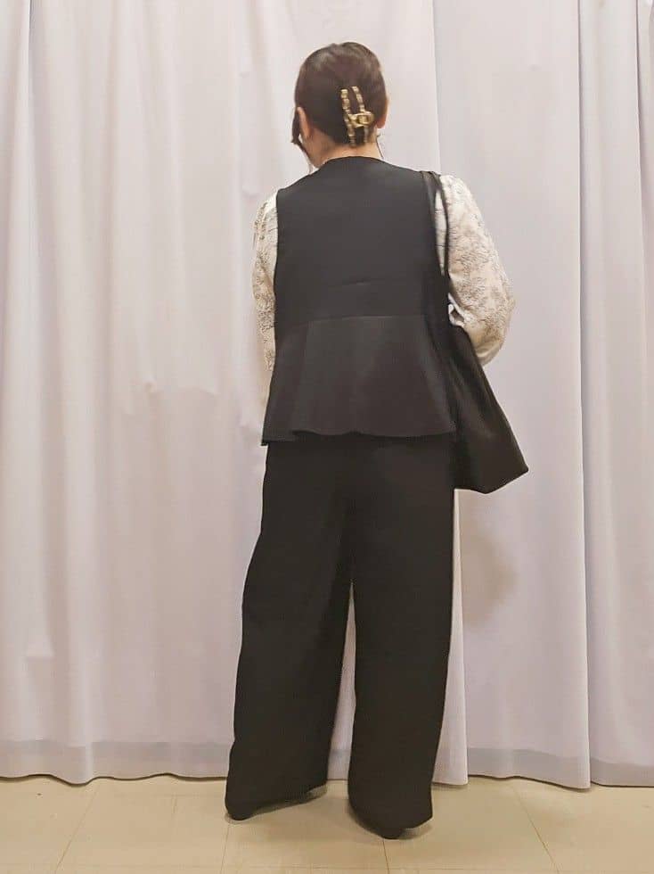 かなさんの「SHOO･LA･RUE｜◆【洗える/セットアップ可】タック入りワイドパンツ」を使ったコーディネート